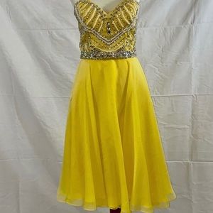 Sherri hill yellow cocktail dress